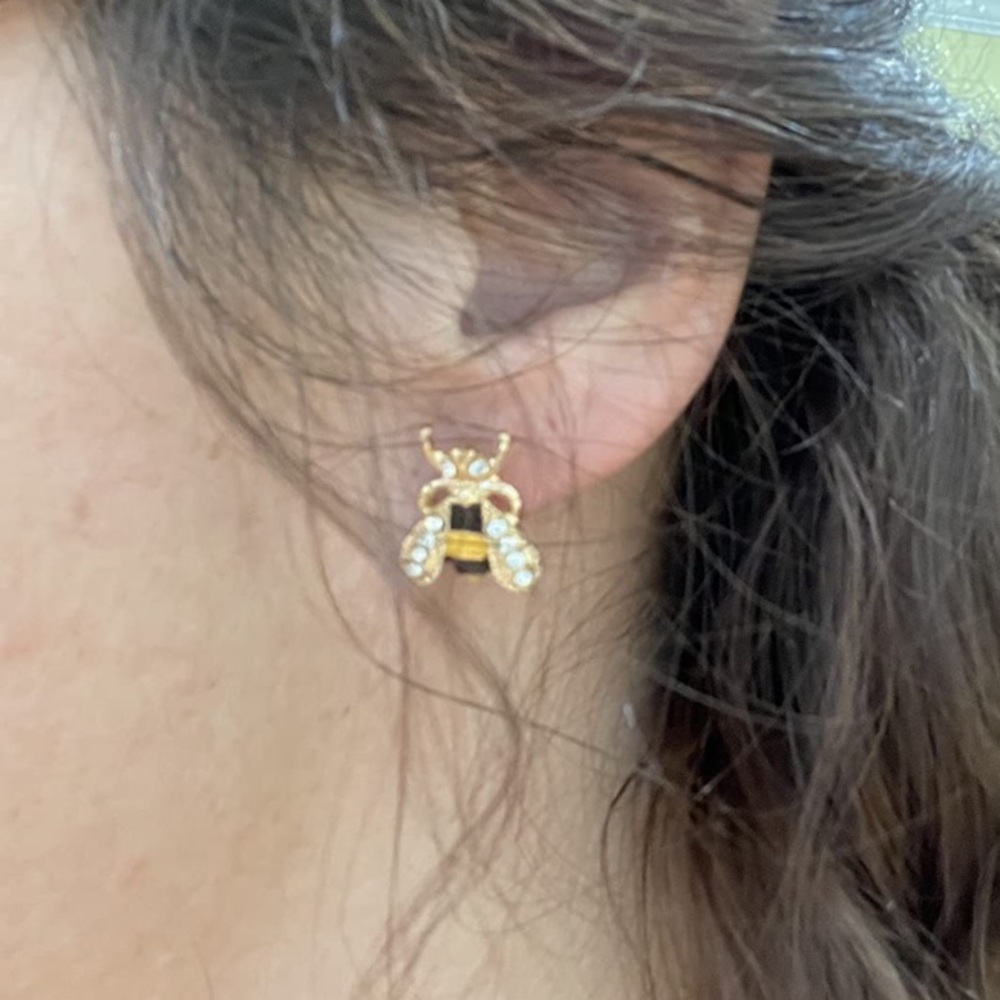 Like Bees🐝to Honey🍯Super Cute Delicate Bumblebee Stud Earrings - Picture 10 of 13